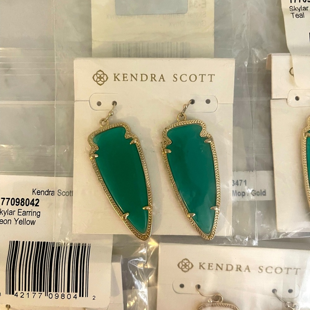 NEW Kendra Scott Skylar Arrowhead Earrings RARE RETIRED Green onyx gold